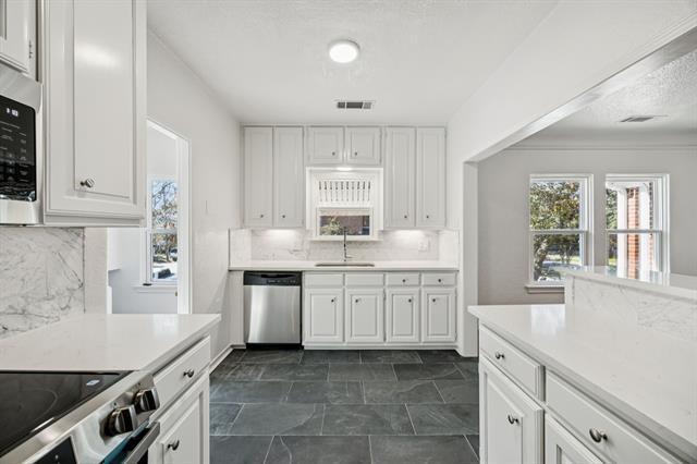 Building Photo - 4147 Emerson Ave