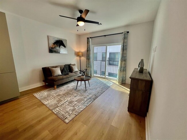 Building Photo - 2500 Longview St