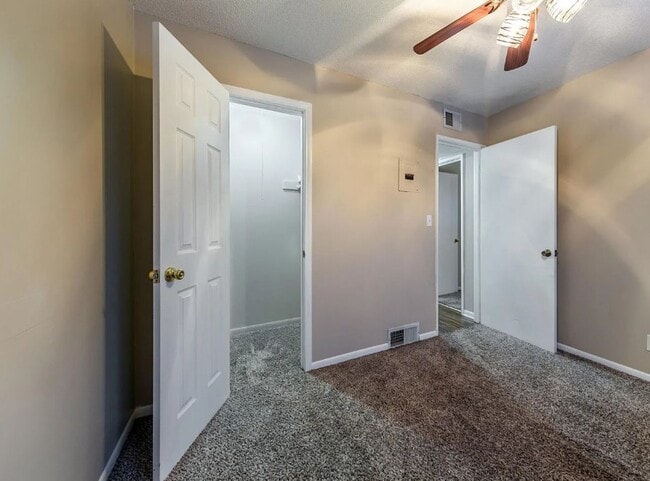 Building Photo - Modern 2BR Condo at Pembroke Gardens – Balcony, Pool Access & Utilities