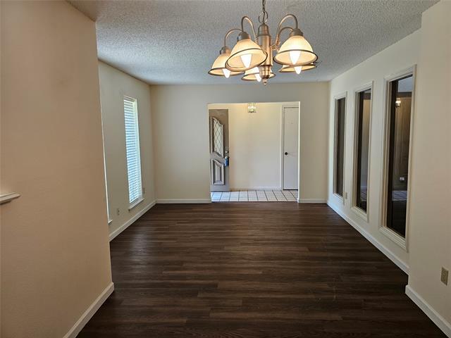 Building Photo - 812 Rush Creek Dr