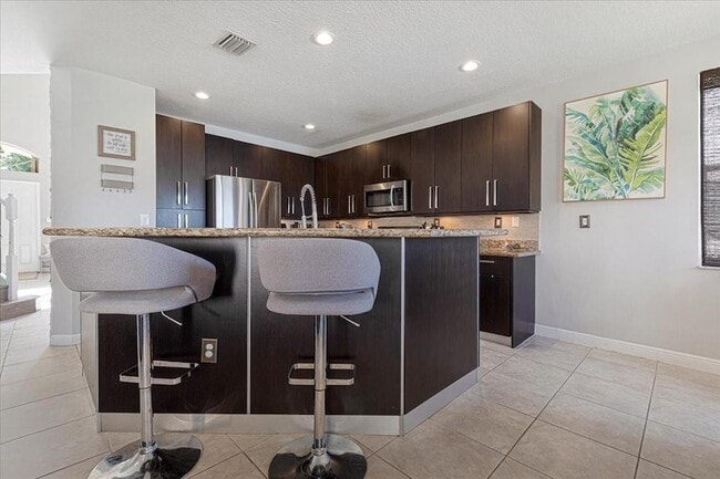 Building Photo - 2316 SW 127th Ave