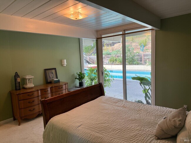 Building Photo - 840 Idylberry Rd