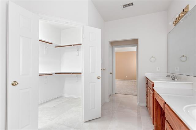 Building Photo - 915 Falcon Trail