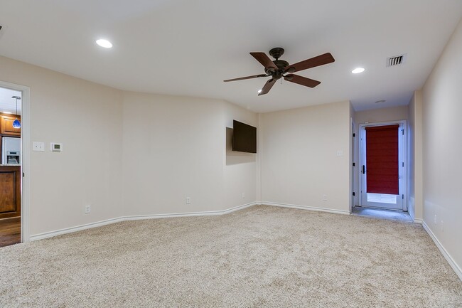 Building Photo - COMING APRIL 2026!!! Stunning Country Club Townhome!!