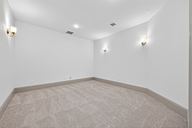 Building Photo - 9702 Lauren Briar Ln