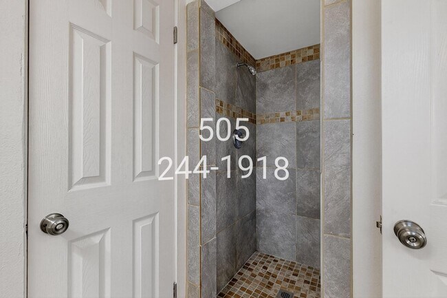 Building Photo - 8503 Menaul Blvd NE