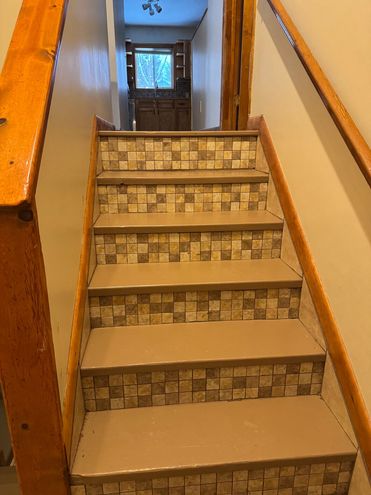 Building Photo - 285 1/4 Walnut St