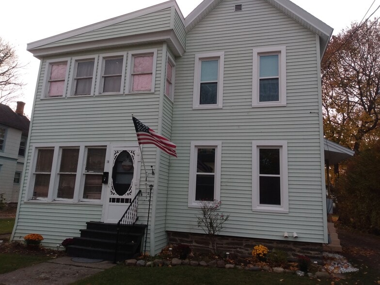 Building Photo - 18 Woodruff St