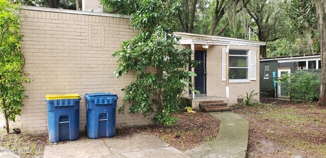 Primary Photo - 6704 Helston Ct