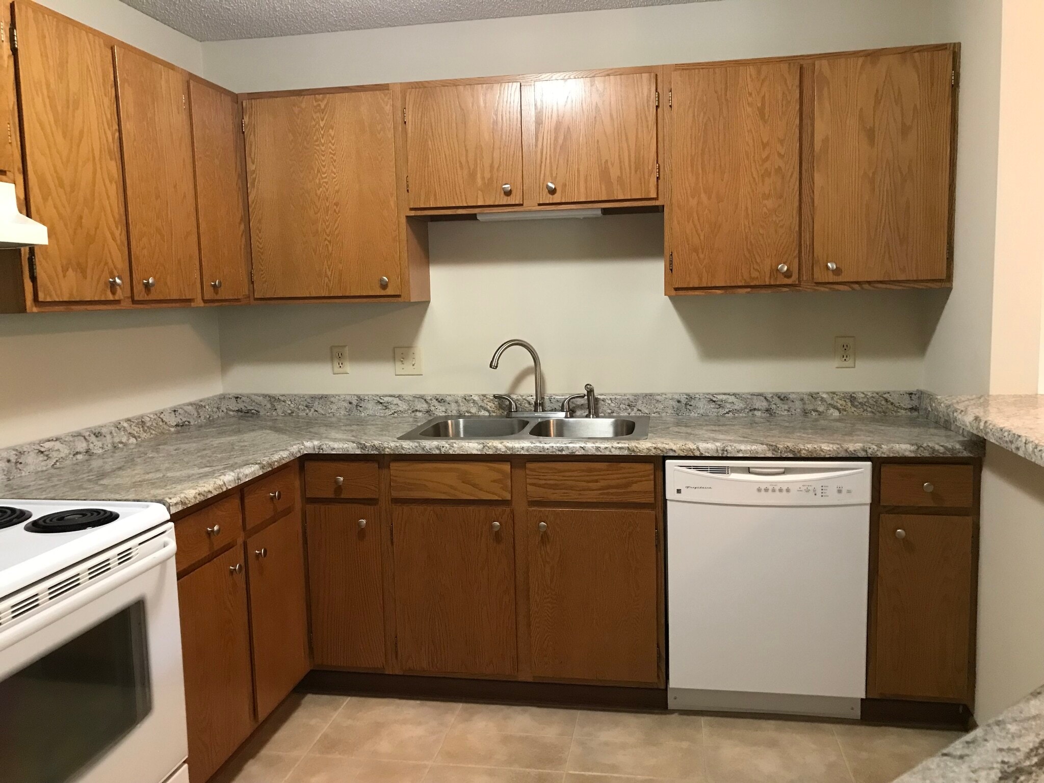 Kitchen - 1389 Berry Ridge Rd
