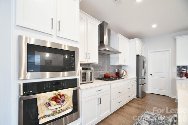 Building Photo - 114 Isleworth Ave