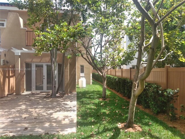 Building Photo - 3364 SW 28th Terrace