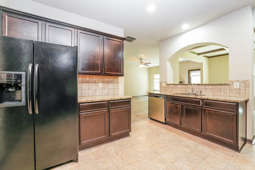 Building Photo - 651 Sweet Ashley Way