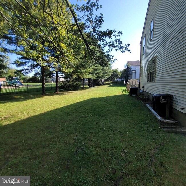 Building Photo - 733 Orley Pl