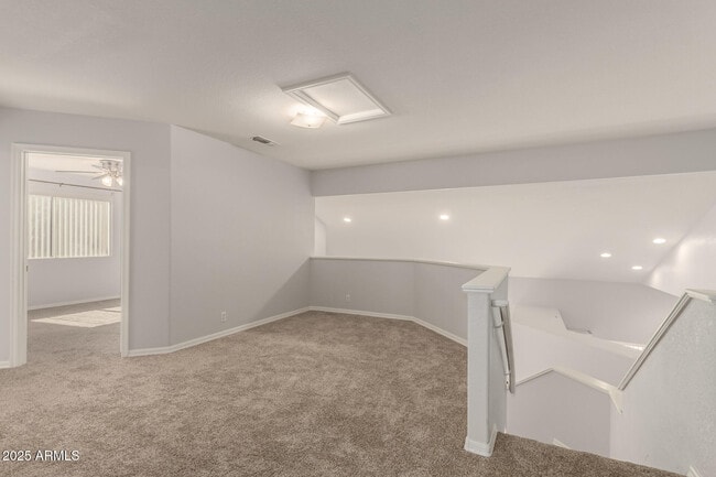 Building Photo - 1526 E Charleston Ave