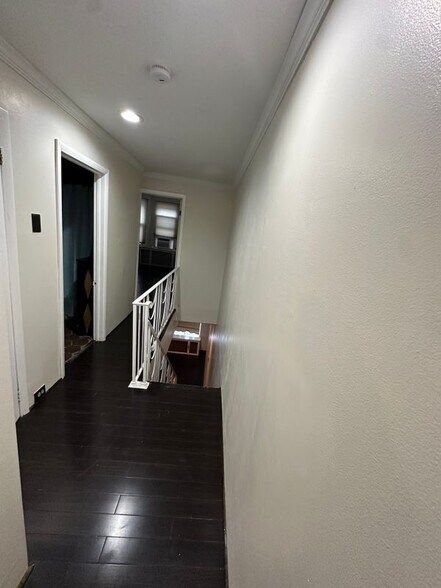 Building Photo - 1549 57th