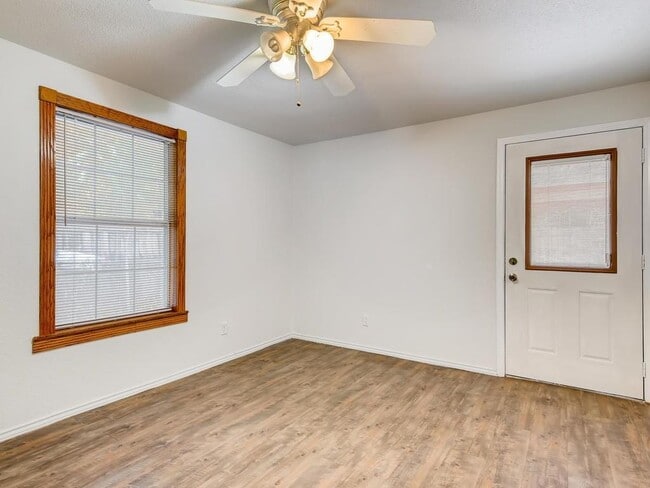 Building Photo - 6203 Felix Ave