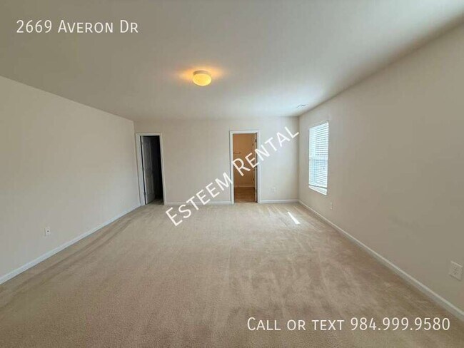 Building Photo - 2669 Averon Dr