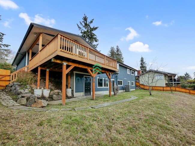 Building Photo - Beautiful 4 Bedroom 3 Bathroom Home for Rent!
