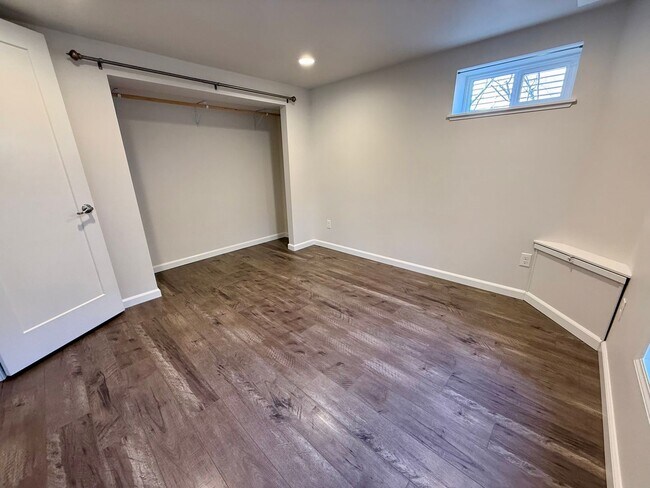 Building Photo - 3 Bedroom / 2 Bath Home - Bespoke Elegance in the University District!