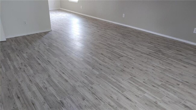 Building Photo - 2739 Fairview Dr