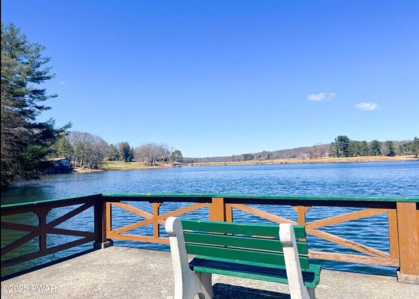 Building Photo - 811 Hickory Ct