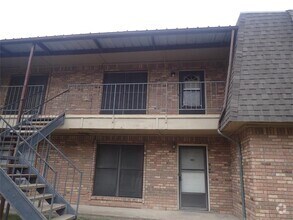 Building Photo - 9523 Westpark Dr
