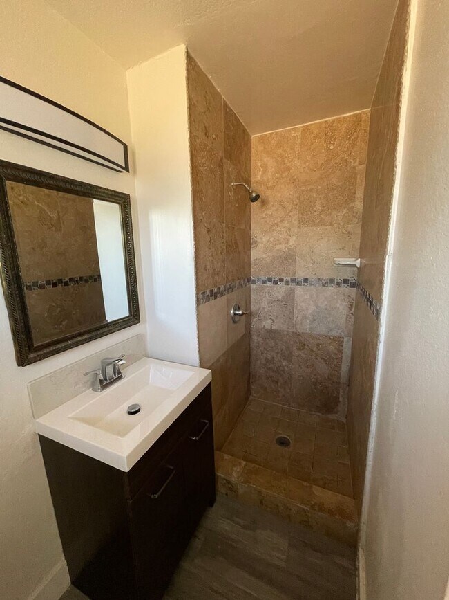 Building Photo - For Rent – 3 Bed, 2 Bath Home in Rowland Heights