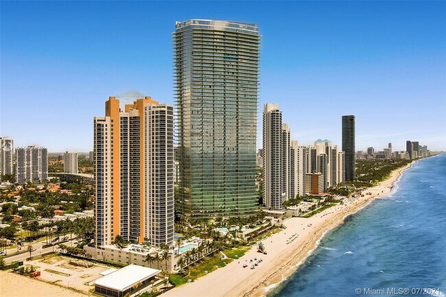 Building Photo - 18975 Collins Ave