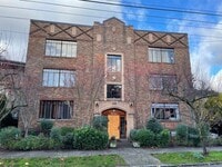 Building Photo - Vintage Eastlake Condo