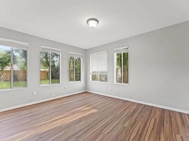 Building Photo - 7739 Pinnacle Dr