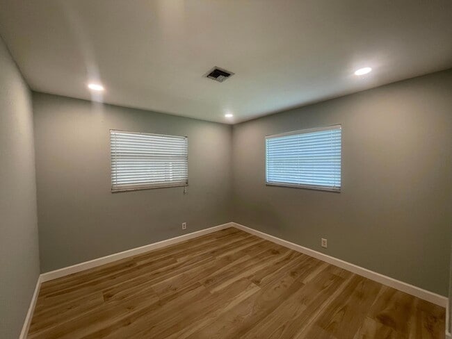 Building Photo - 11737 Inverness Cir