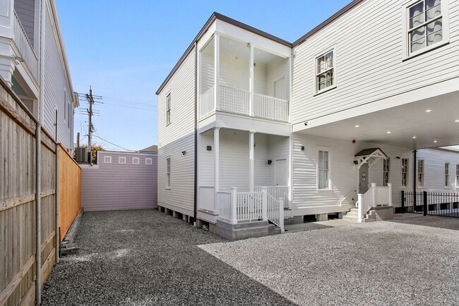 Building Photo - 3624 Magazine St