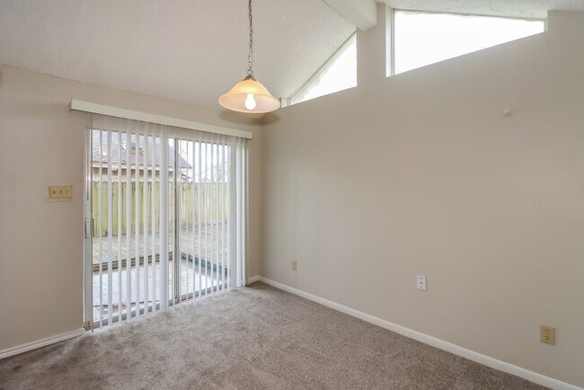 Building Photo - 16602 Quiet Trail Dr