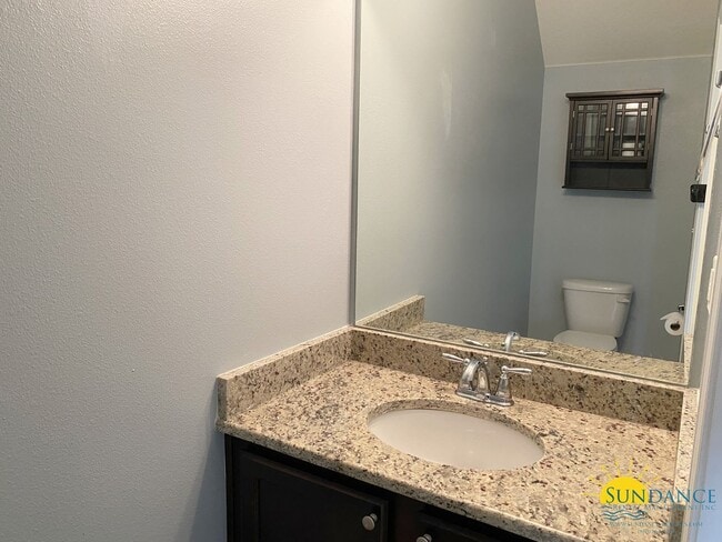 Building Photo - Magnificent 3 Bedroom Townhouse in Navarre!