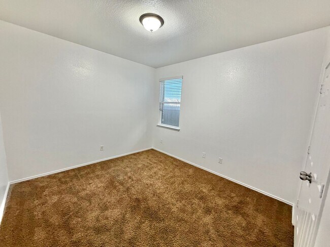 Building Photo - 3418 Lorne Dr