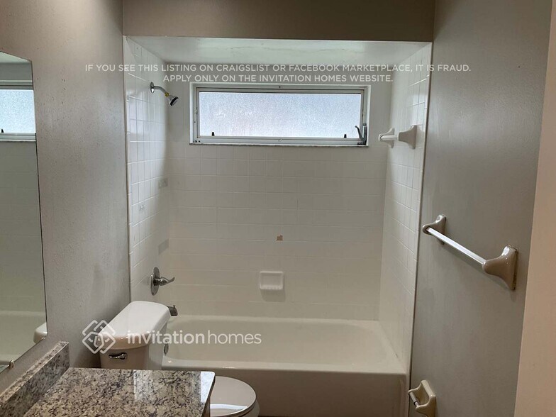 Building Photo - 826 Walsingham Way