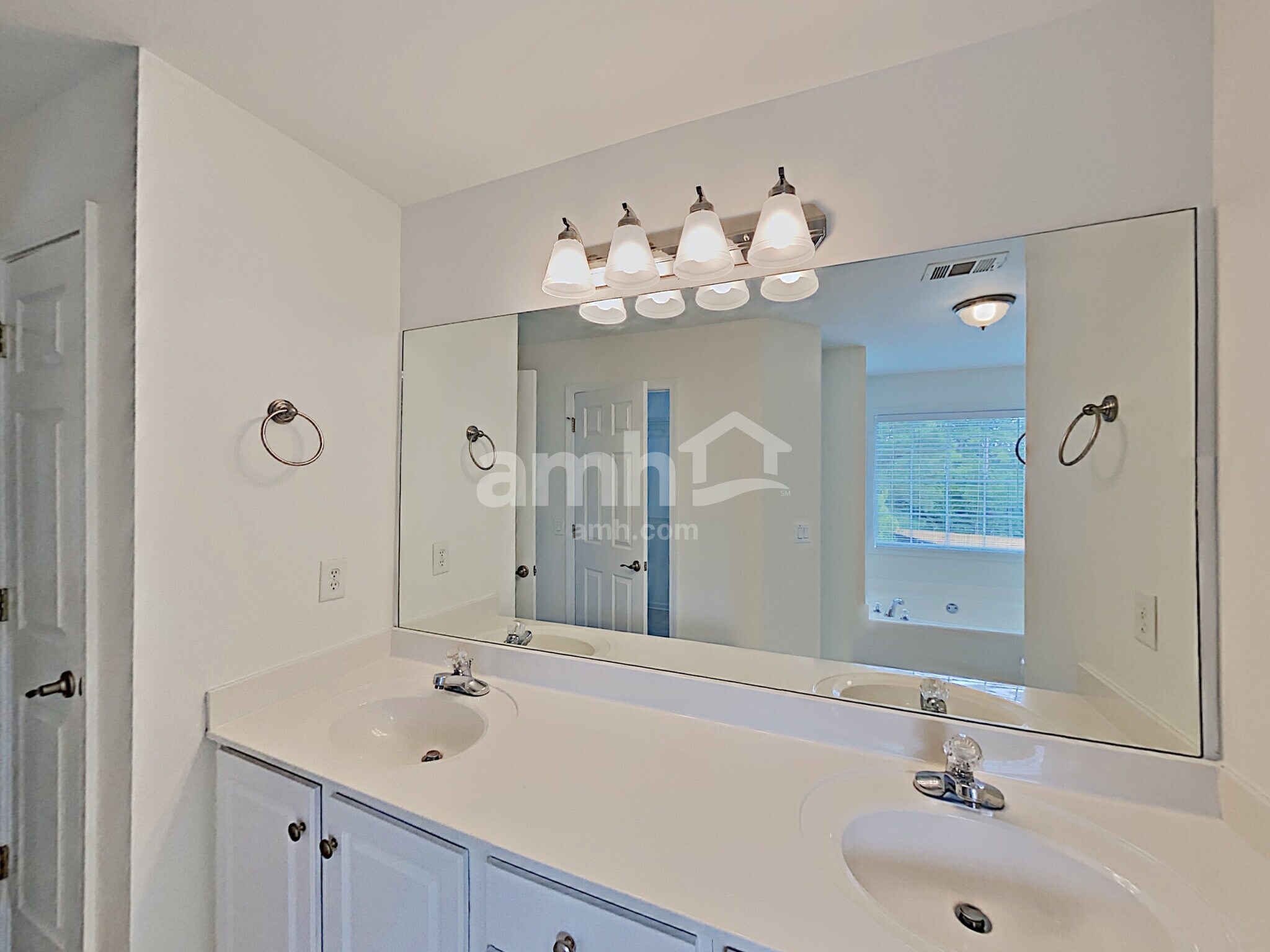 Building Photo - 10087 Harmon Springs Dr