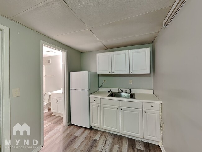 Building Photo - 1687 Coronet Dr