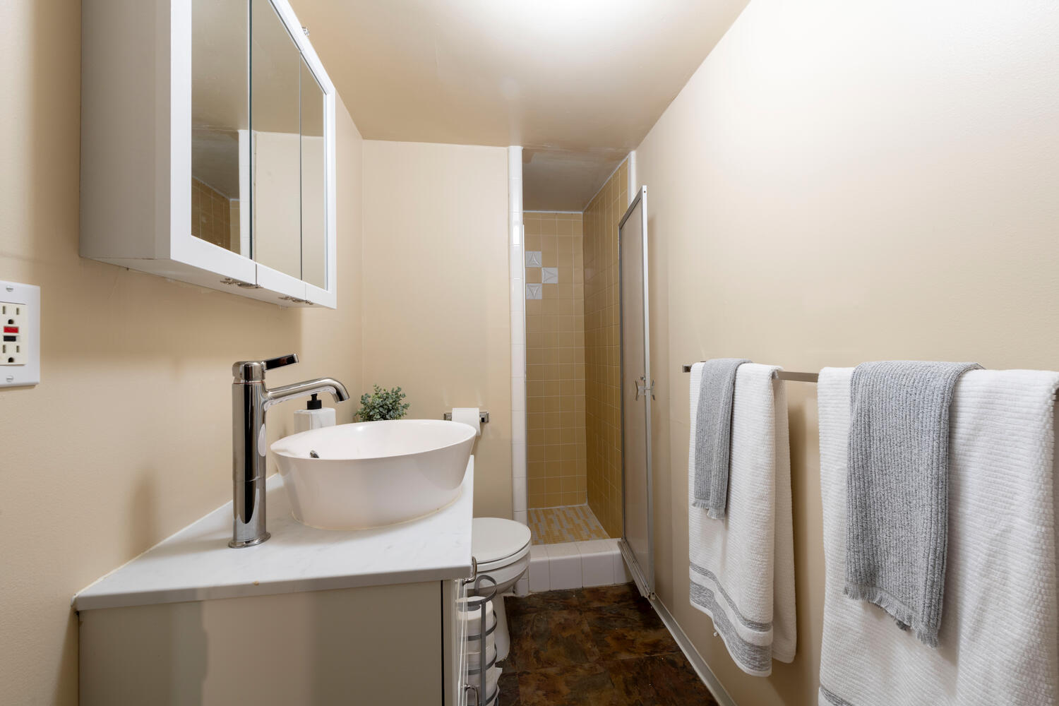 Bath down - 5085 S 2870 E