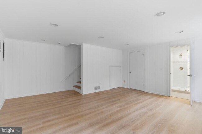 Building Photo - 4813 20th Pl N