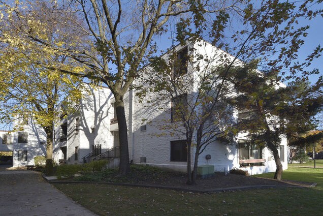 Building Photo - 330 W Miner St