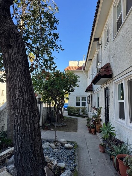 Building Photo - 101 S Cordova St