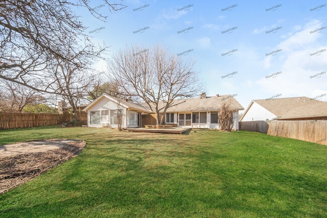 Building Photo - 2208 Brookhaven Ct