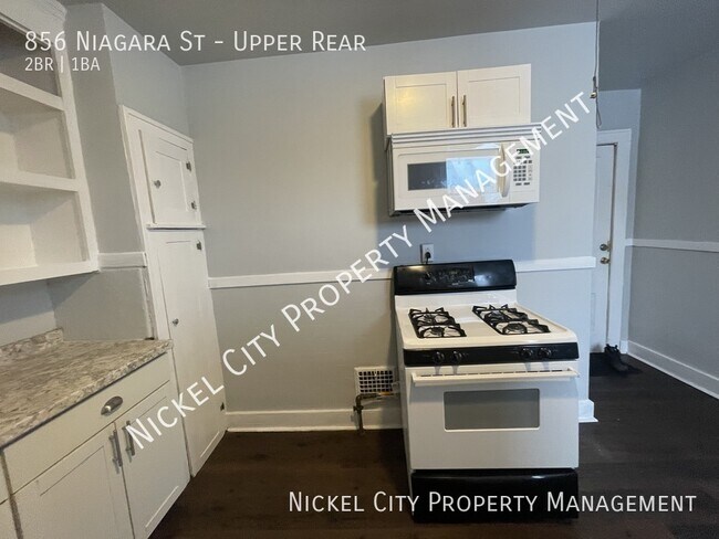 Building Photo - 856 Niagara St
