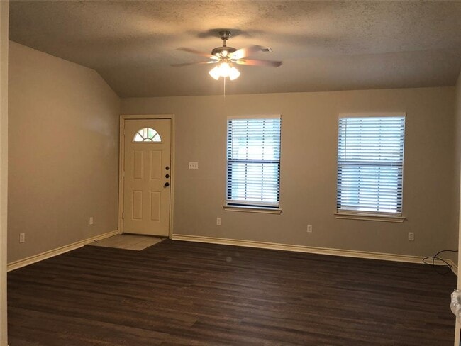 Building Photo - 2371 Shadow Ln