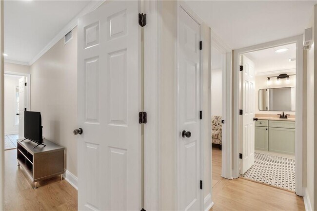 Building Photo - 1105 Garden Ct