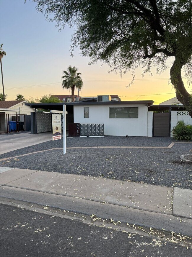 Building Photo - 3 bedroom home in Downtown Phoenix