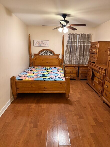 Building Photo - 1908 Kenilworth Cir