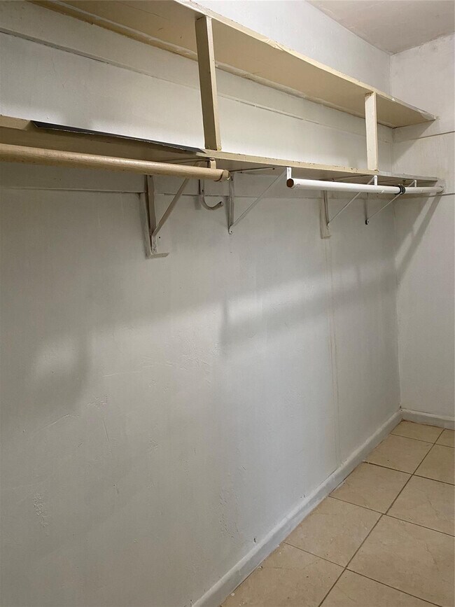 Building Photo - 51 NE 204th St